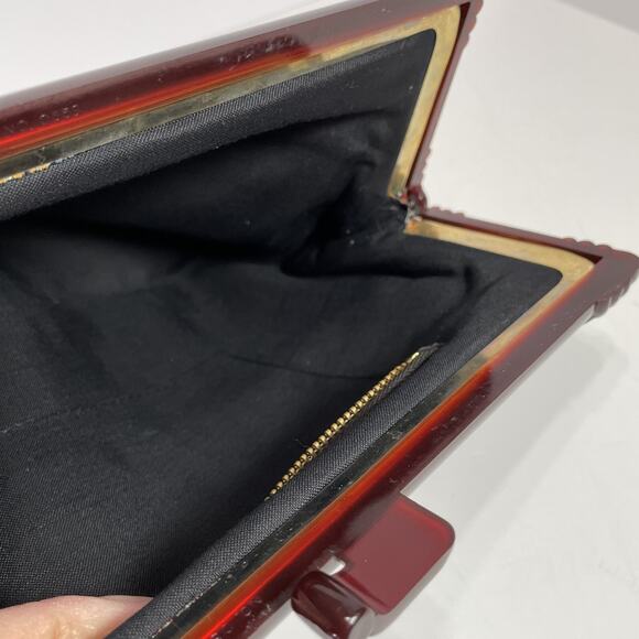 Vintage Lucite Frame Tapestry Clutch Purse Handbag Floral Kiss Lock Top Lined - Picture 6 of 9